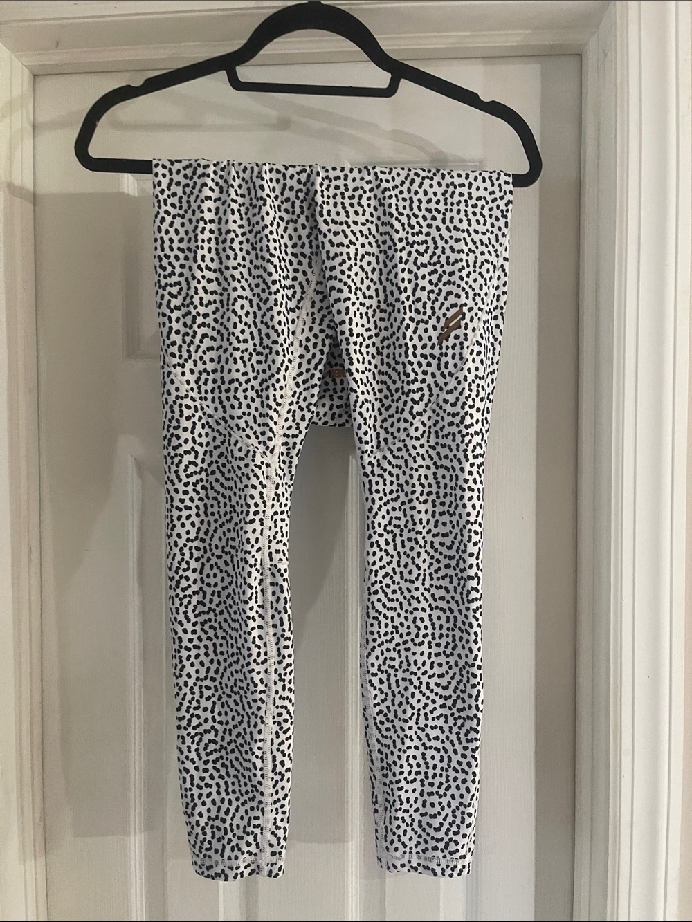 DOYOUEVEN White Leggings with Black Spot Print
